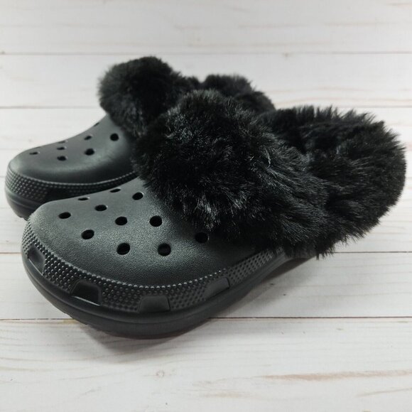 Crocs Classic Mammoth Fur Lined‎ Clog Womens Size 6 Black - Picture 1 of 9